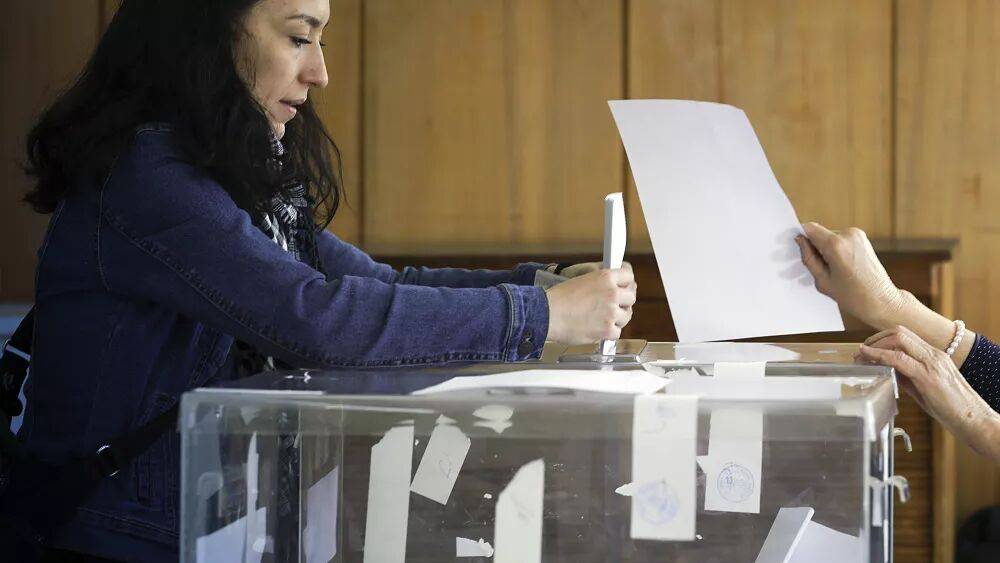 Болгары выбирают парламент: в пятый раз за два года