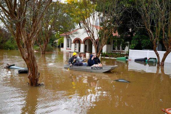 Сильный дождь вызвал внезапное наводнение в Сиднее