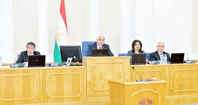 Депутаты парламента Таджикистана внесли изменения и дополнения в ряд законов