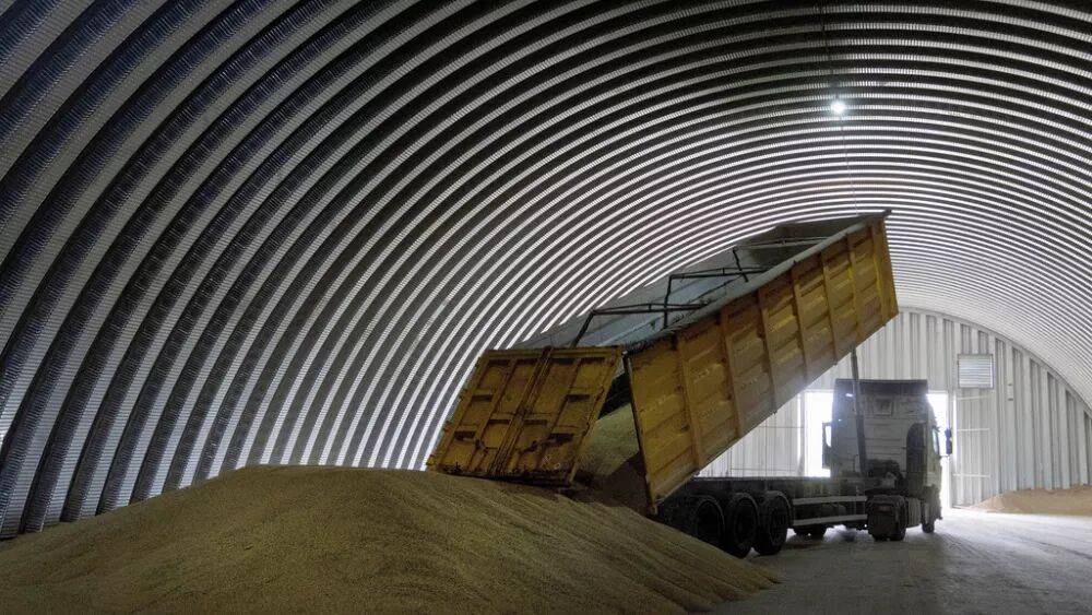 Болгария временно запрещает импорт украинского зерна