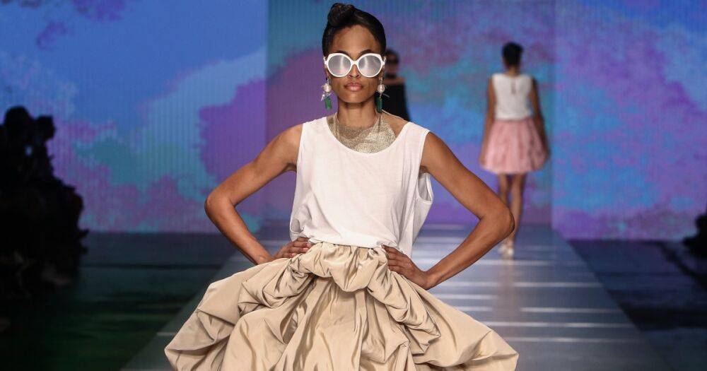 Модные тренды 2023. Что такое юбка-баллон, и с чем ее носить