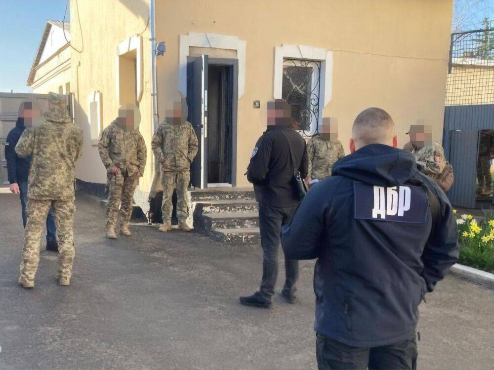 ГБР расследует незаконные выплаты "боевых" военнослужащим в Ровенской области