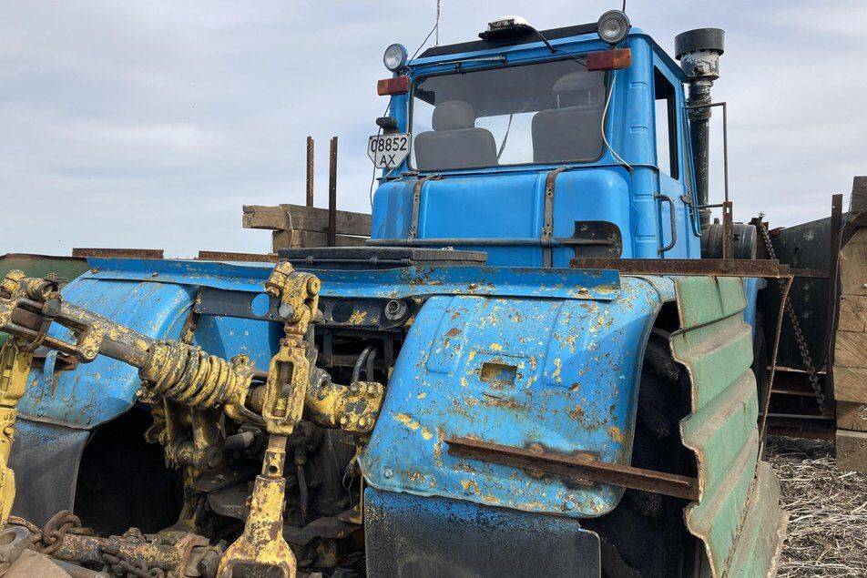 Трактор на автопилоте: на Чугуевщине решили, как засеять заминированные поля