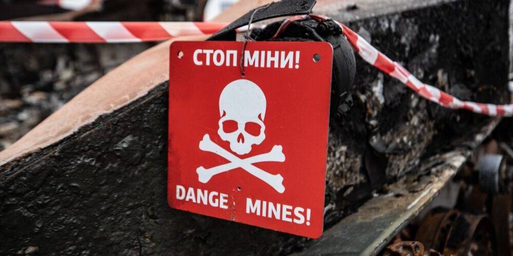 В Херсонской и Николаевской областях мирные жители подорвались на минах: есть погибший