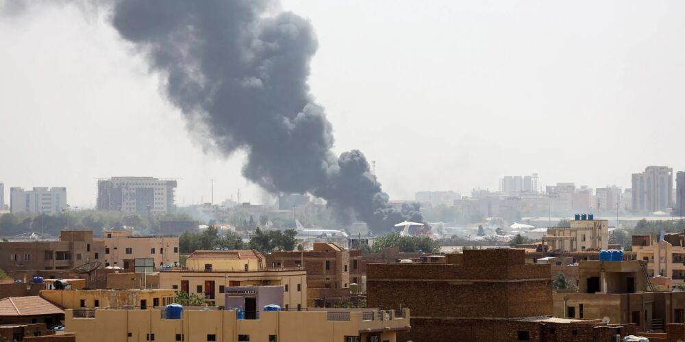Иностранные страны начали эвакуацию граждан из Судана
