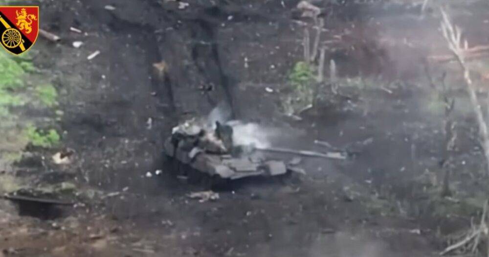 Нравится, как горит: бойцы 45-й артбригады уничтожили российский танк с экипажем (видео)
