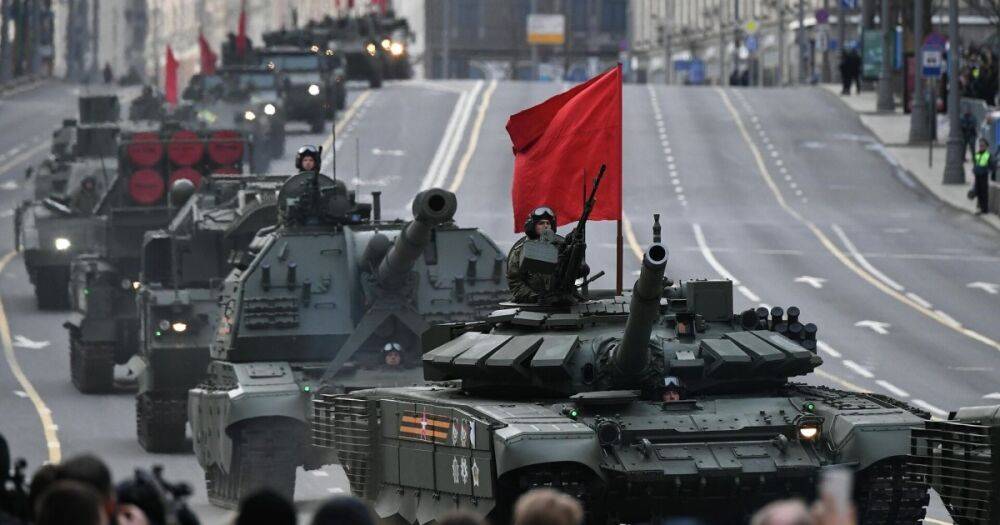 ГУР призвало россиян не приближаться к военной технике на параде к 9 мая (фото)