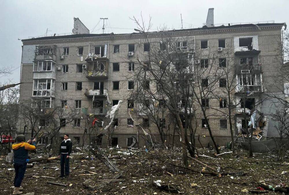 Под обстрелами в Николаеве оказались многоэтажка и частный сектор: есть пострадавшие и погибшие