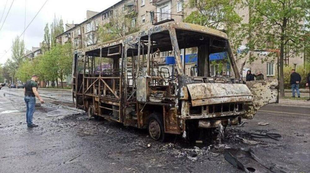 Россияне ударили по центру Донецка, снаряд попал в автобус с людьми