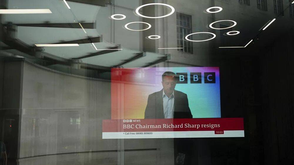 Глава BBC подал в отставку из-за скандала с кредитом для Бориса Джонсона