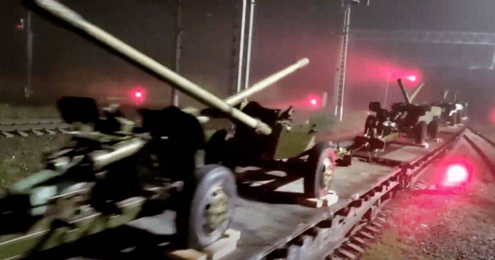 ВС РФ везут на фронт пушки Т-12: орудия 50-х годов прошлого века заметили в Крыму (фото, видео)
