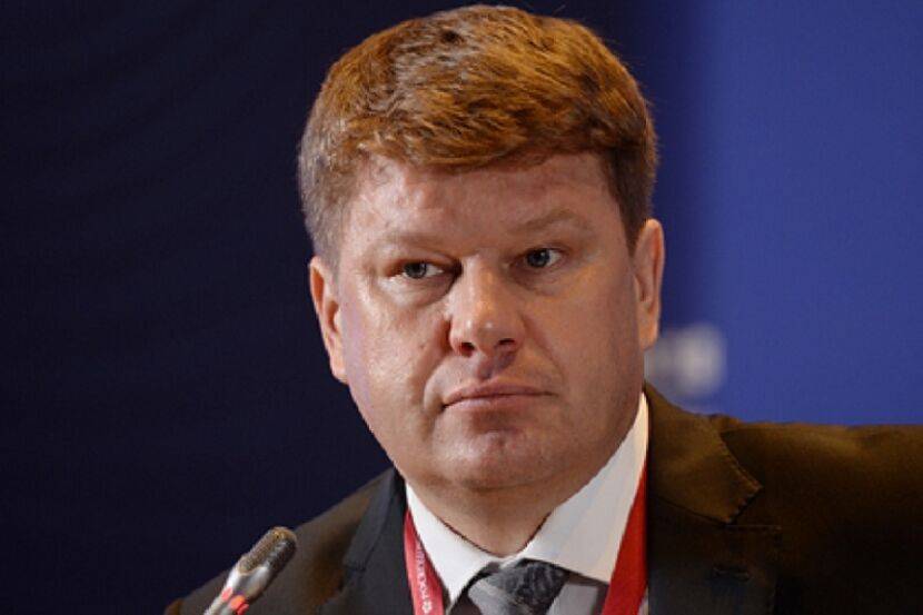 Губерниев назвал Гогниева недоразумением российского футбола, которому лучше работать заправщиком на АЗС"