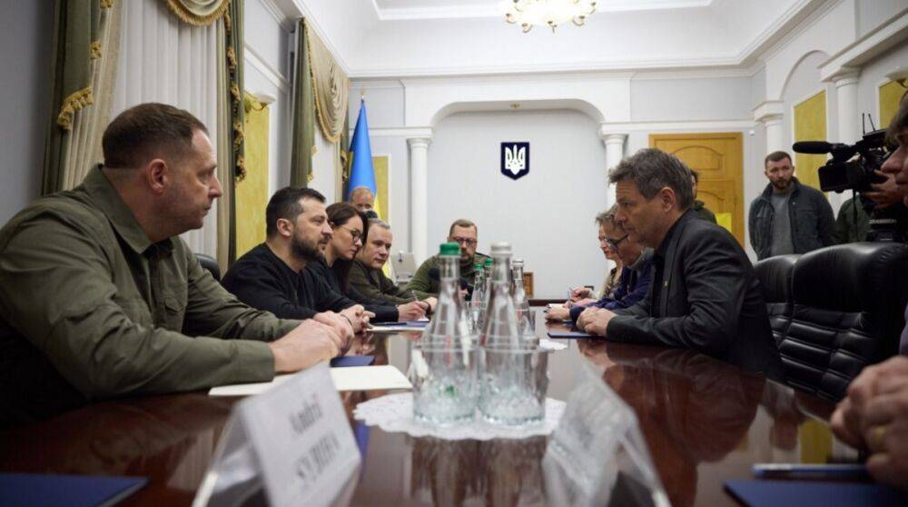 «Очень стыдно»: заместитель Шольца извинился за нерешительность в вопросе помощи Украине