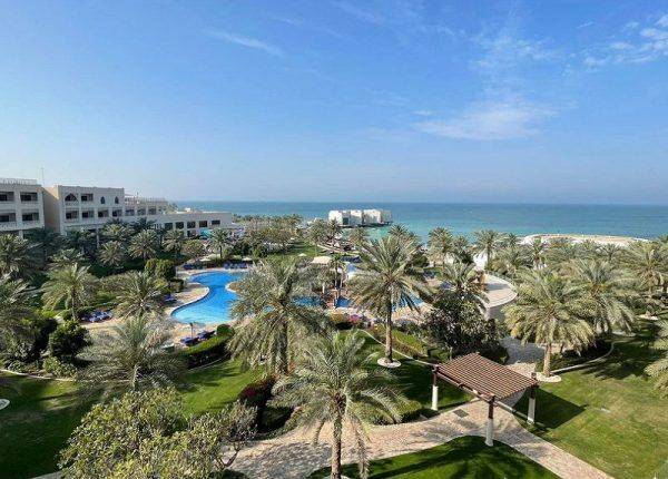 Огненный отель, скучные достопримечательности и низкие цены: отзыв о Бахрейне