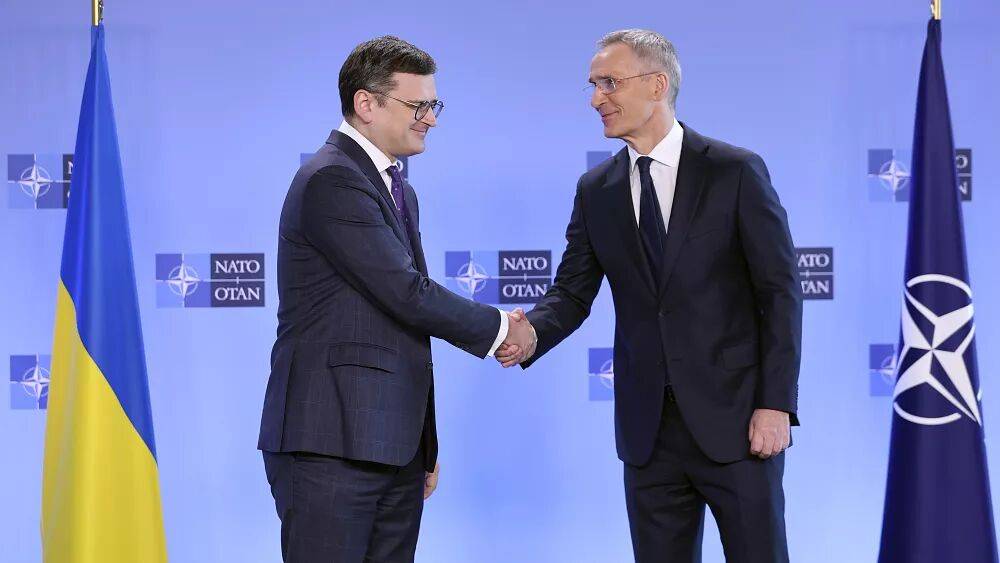 "Сильная, независимая Украина жизненно важна для стабильности НАТО"