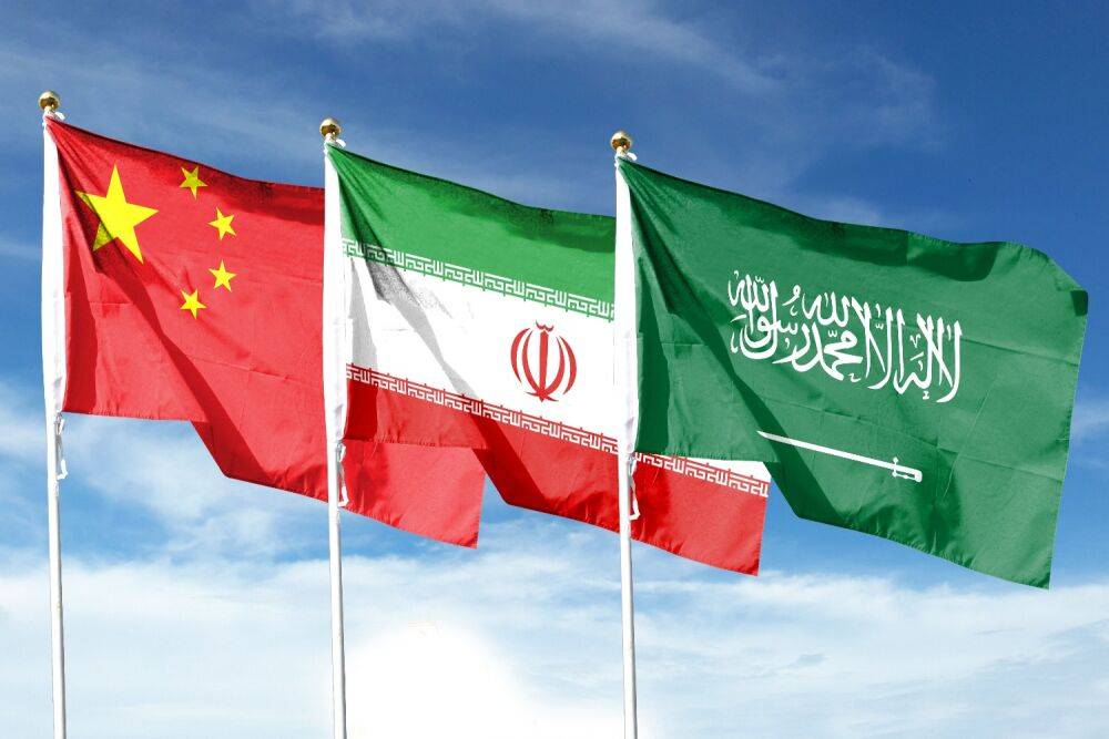 Министры иностранных дел Саудовской Аравии и Ирана встретились в теплой обстановке