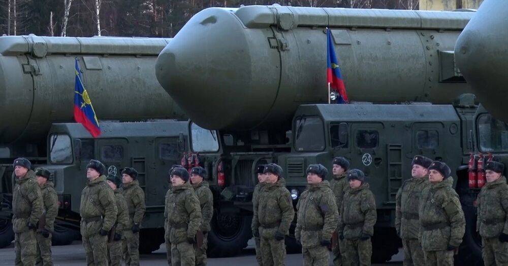 "НАТО приближается": в Кремле объяснили, зачем нужно российское ядерное оружие в Беларуси
