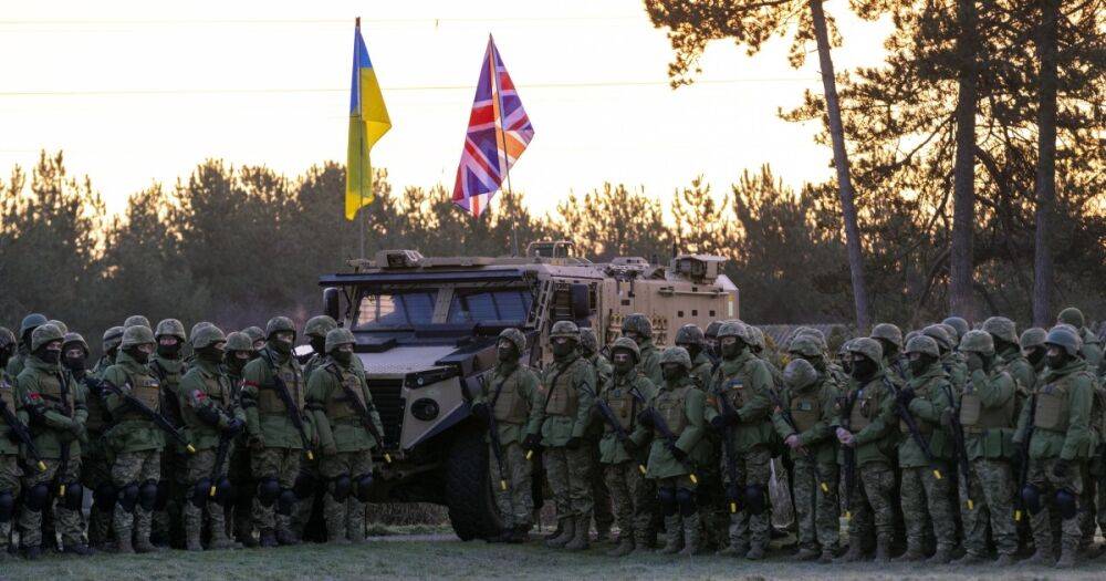 Великобритания планирует обучить 20 тысяч украинских защитников в 2023 году (фото)
