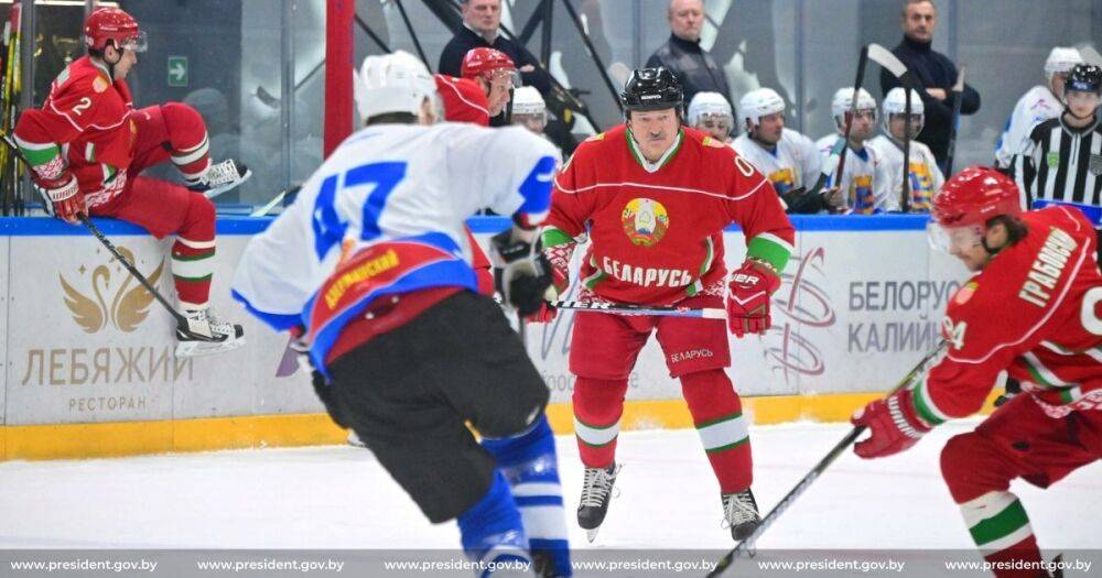 "Неожиданно". Лукашенко в 14-й раз из 16-ти стал победителем "президентского кубка по хоккею"