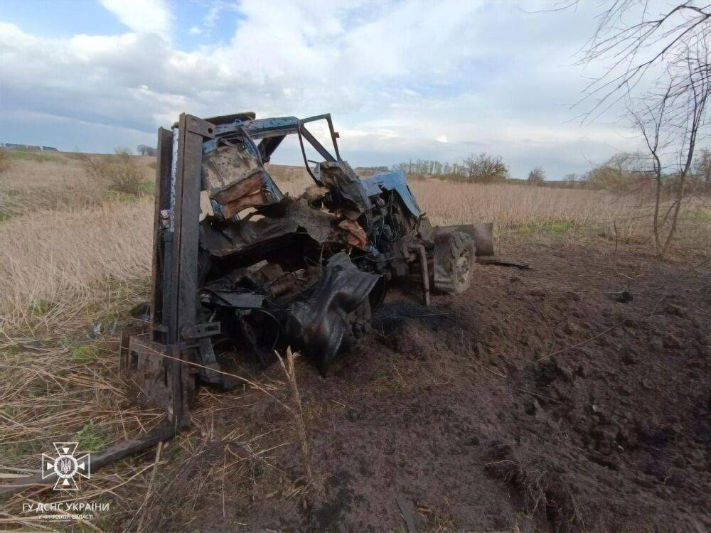 В Киевской области трактор наехал на противотанковую мину, пострадал тракторист – ГСЧС