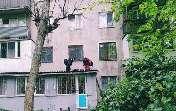 В Одессе пожилая женщина упала с пятого этажа