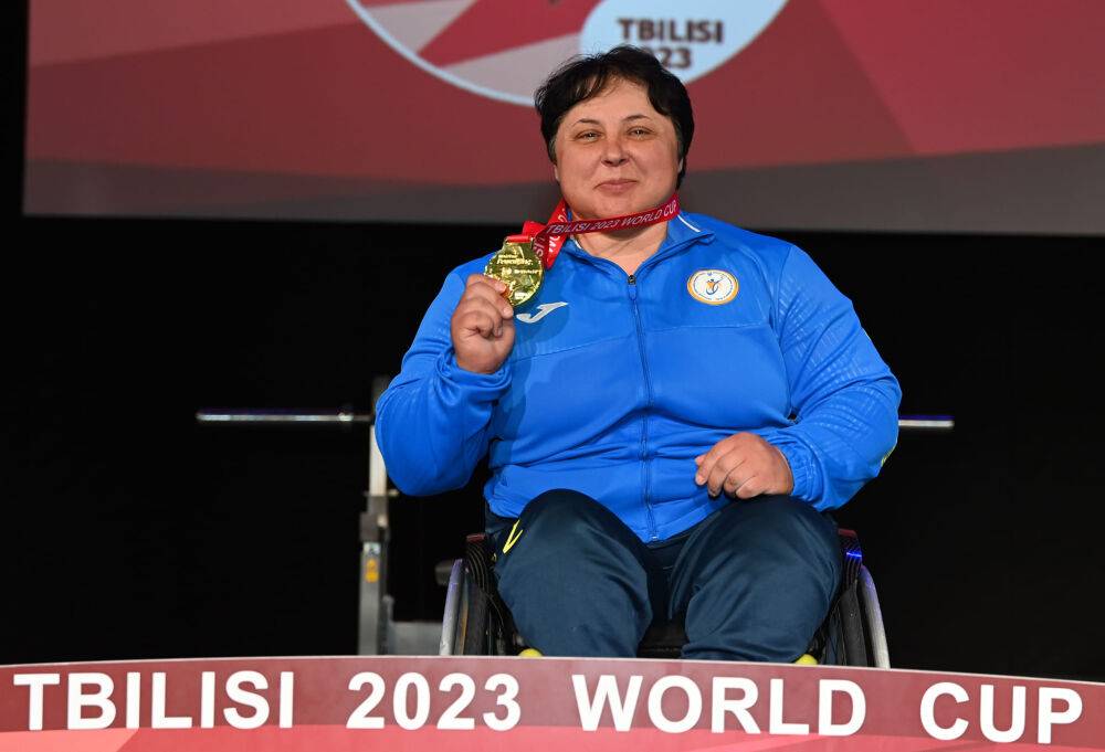 Спортсменка из Луганщины завоевала золото Кубка мира по пауэрлифтингу
