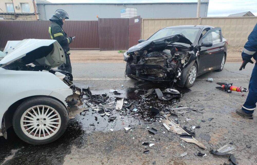 В Твери в столкновении двух легковых автомобилей погиб один из водителей