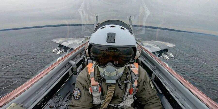 Посол: Британия первой начала готовить украинских пилотов по стандартам НАТО. Они смогут быстро освоить F-16