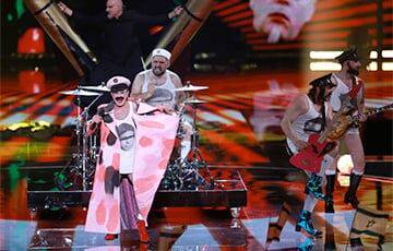 На «Евровидении» хорватская рок-группа исполнила песню о маленьком психопате и тракторе
