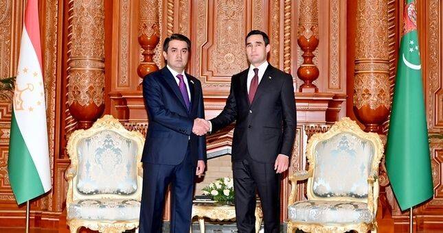 Рустами Эмомали провел встречу с Президентом Туркменистана Сердаром Бердымухамедовым