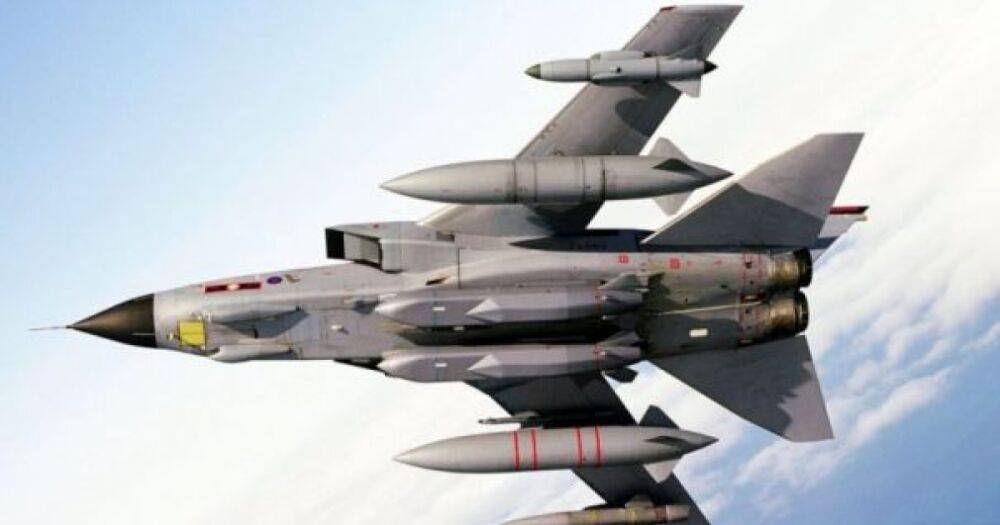 Британия передала Украине дальнобойные ракеты Storm Shadow, – СМИ