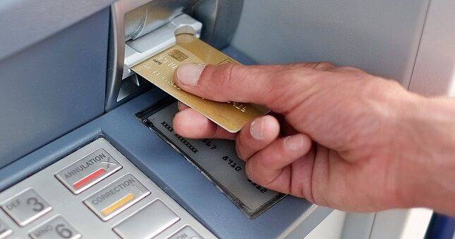 Российский банк запустил денежные переводы по телефону в Таджикистан