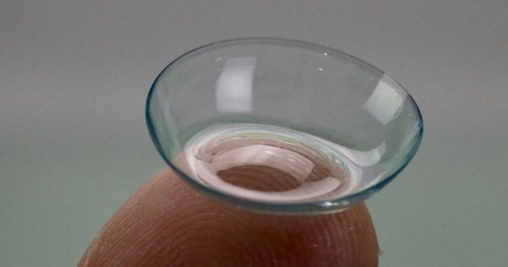 Источники химикатов в глазах: ученые предупредили об опасности контактных линз