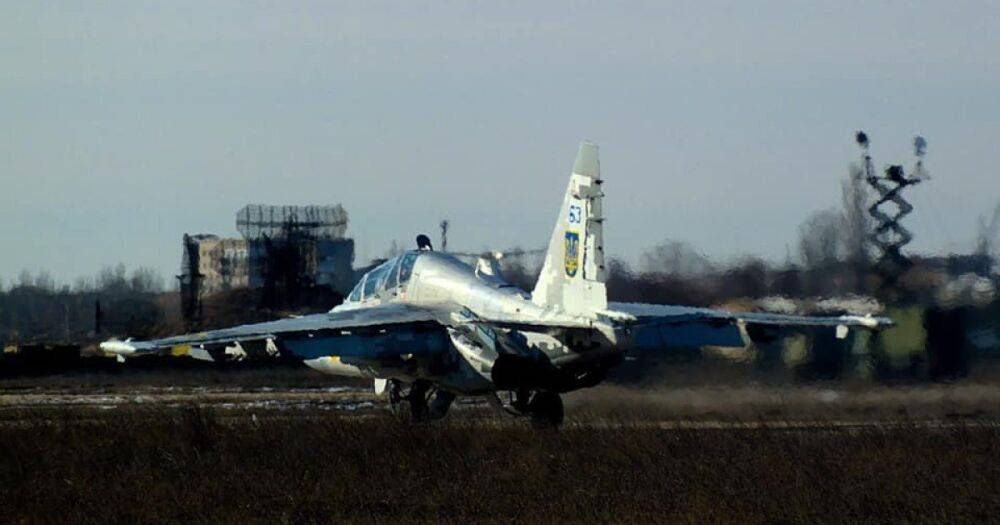 В Украине был замечен первый штурмовик Су-25, который прибыл из Македонии (фото)