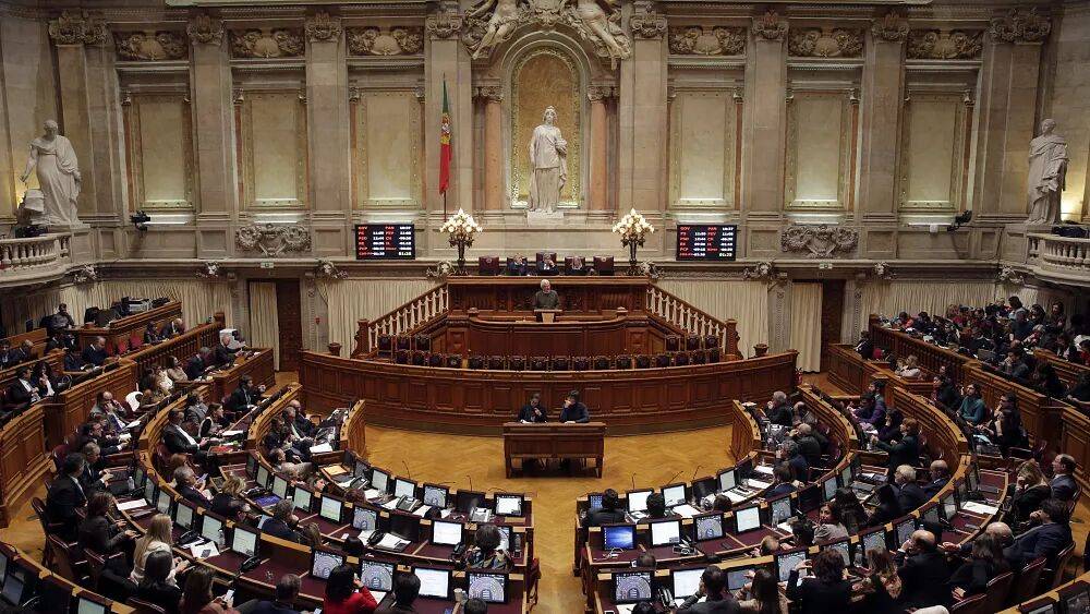 Парламент Португалии одобрил закон об эвтаназии