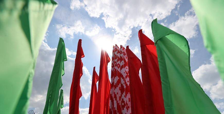 Поздравление Гродненского облисполкома и Гродненского областного Совета депутатов с Днем Государственных флага, герба и гимна