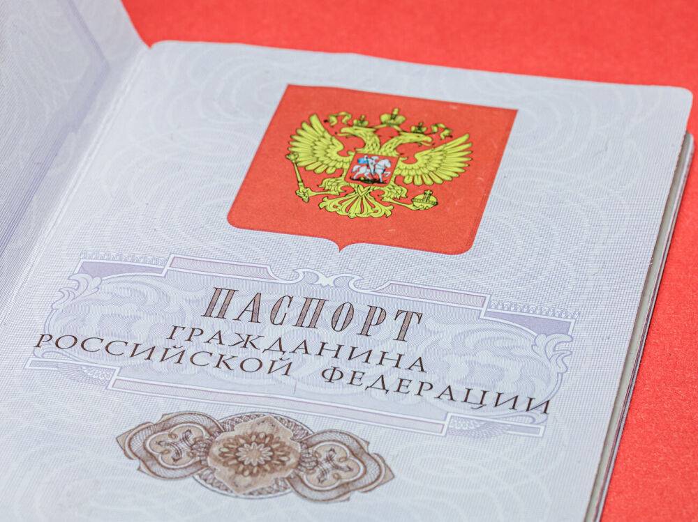 "Очередной дедлайн". Мэр Мелитополя сообщил, что оккупанты установили новый срок принудительной паспортизации в Запорожской области
