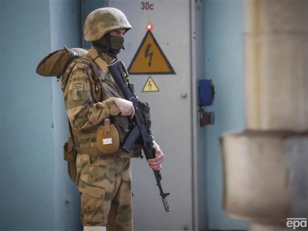 В Ясиноватой оккупанты скрываются в здании школы и разместили возле нее военную технику – Генштаб ВСУ