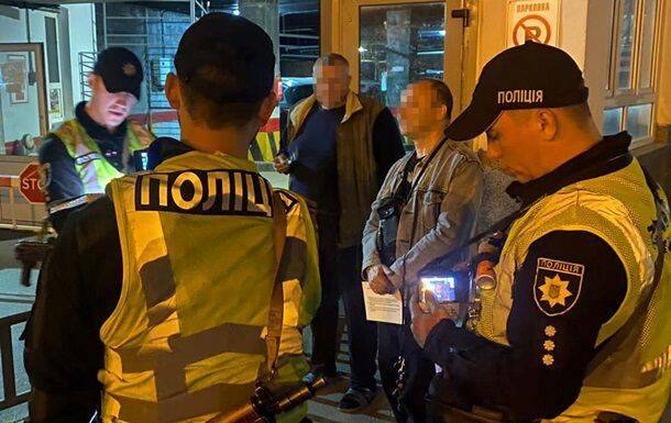 Полиция забрала спецпропуск у певца Виктора Павлика