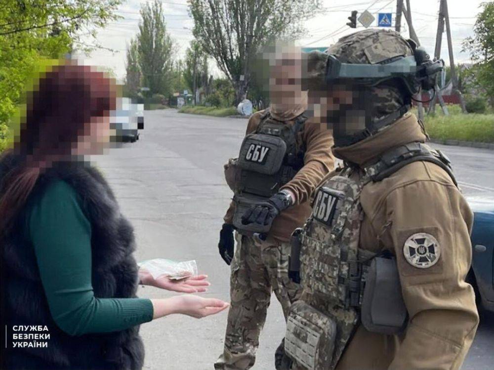 СБУ задержала в Херсоне медсестру, подозреваемую в работе на ФСБ РФ и "сливе" врагу персональных данных украинских военных
