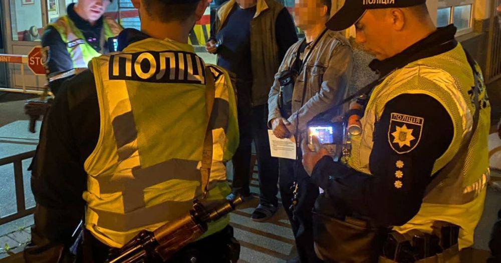 Полиция забрала у Виктора Павлика спецпропуск после скандального видео