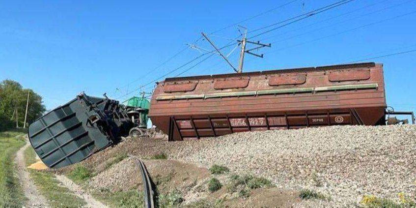 В оккупированном Крыму произошел взрыв на железной дороге, движение между Симферополем и Севастополем остановлено