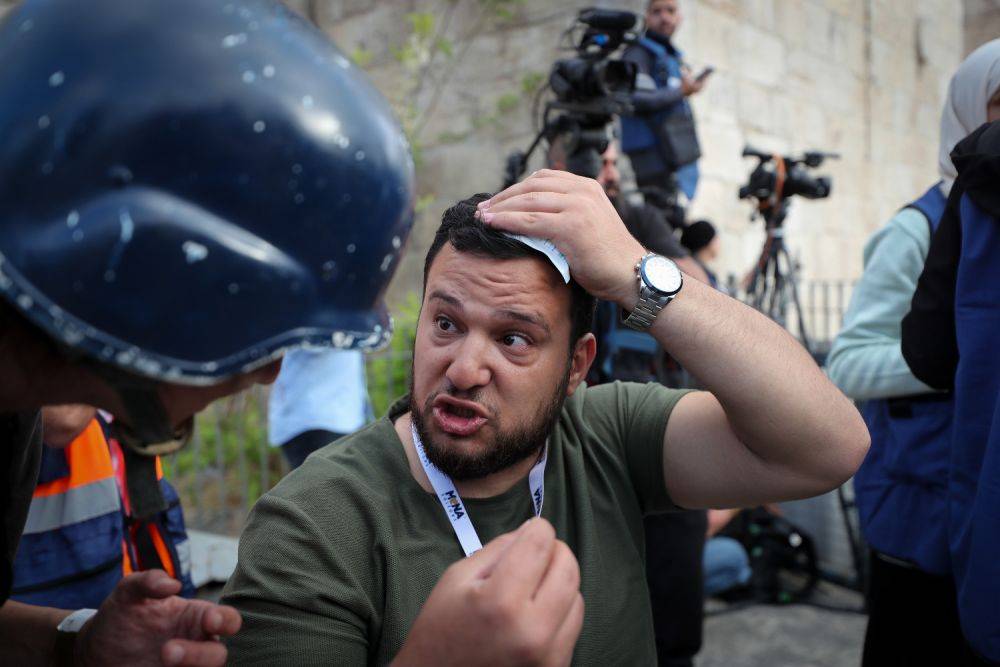 Двое участников «парада флагов» задержаны за нападение на иностранных журналистов