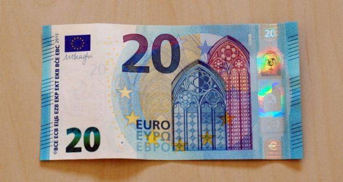 Курс валют на 19 мая 2023: европейская валюта существенно снизилась в цене