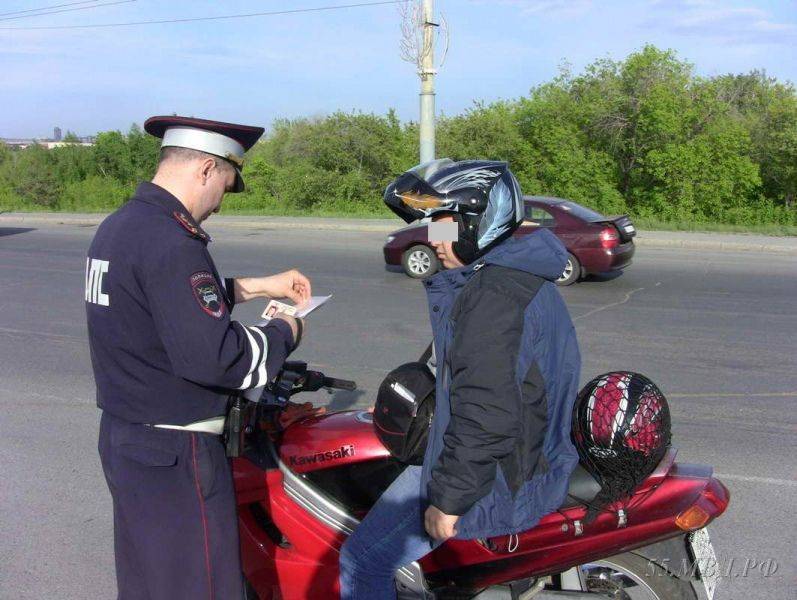 В Тверской области скрытые патрули ДПС пресекают нарушения ПДД мотоциклистами