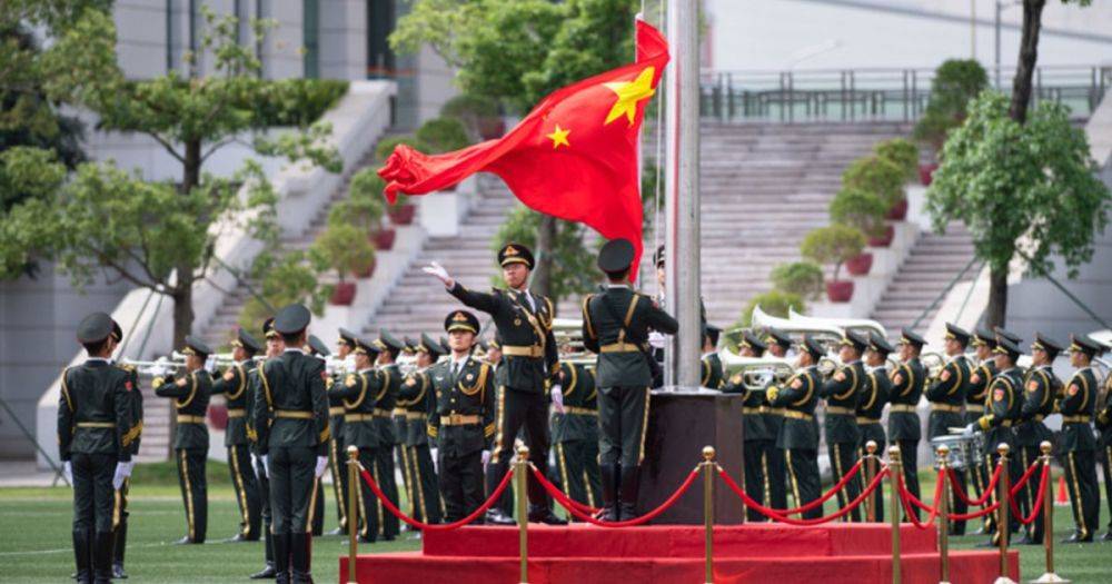Пошутили про армию: в Китае власти оштрафовали комиков на 2 млн долларов (видео)