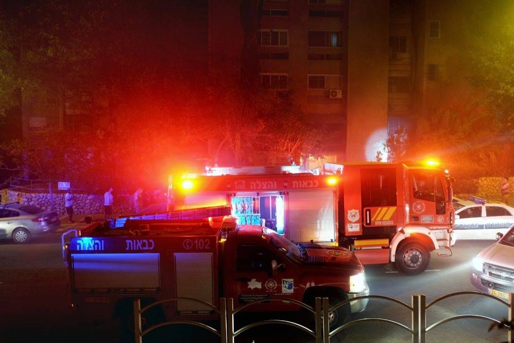 Пожарные спасли жертву неудавшегося самоубийства в Хайфе
