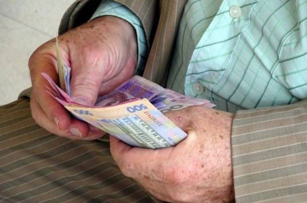 Пенсионеры останутся без денег: в Раде предупредили о задержках выплат - детали