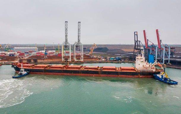 Россия продолжает блокировать порт Южный