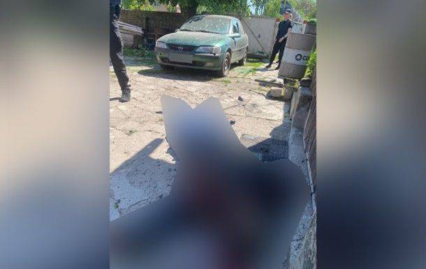 В Полтавской области мужчина застрелил трех соседей и взорвал себя